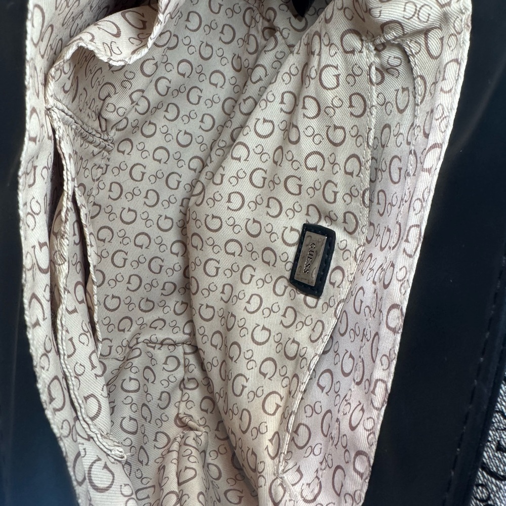 Guess - Picture 9 of 13